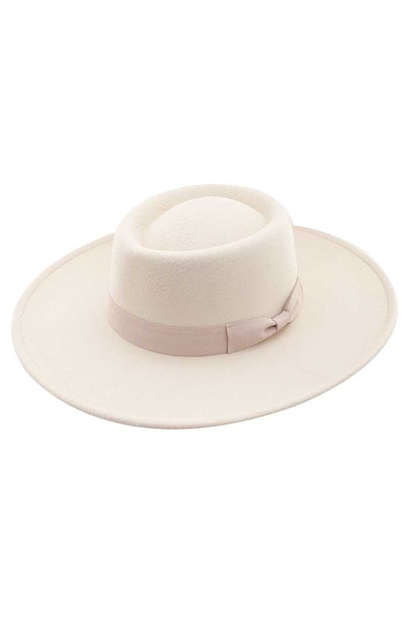 Flat top Smooth soft bow Hat Ivory)